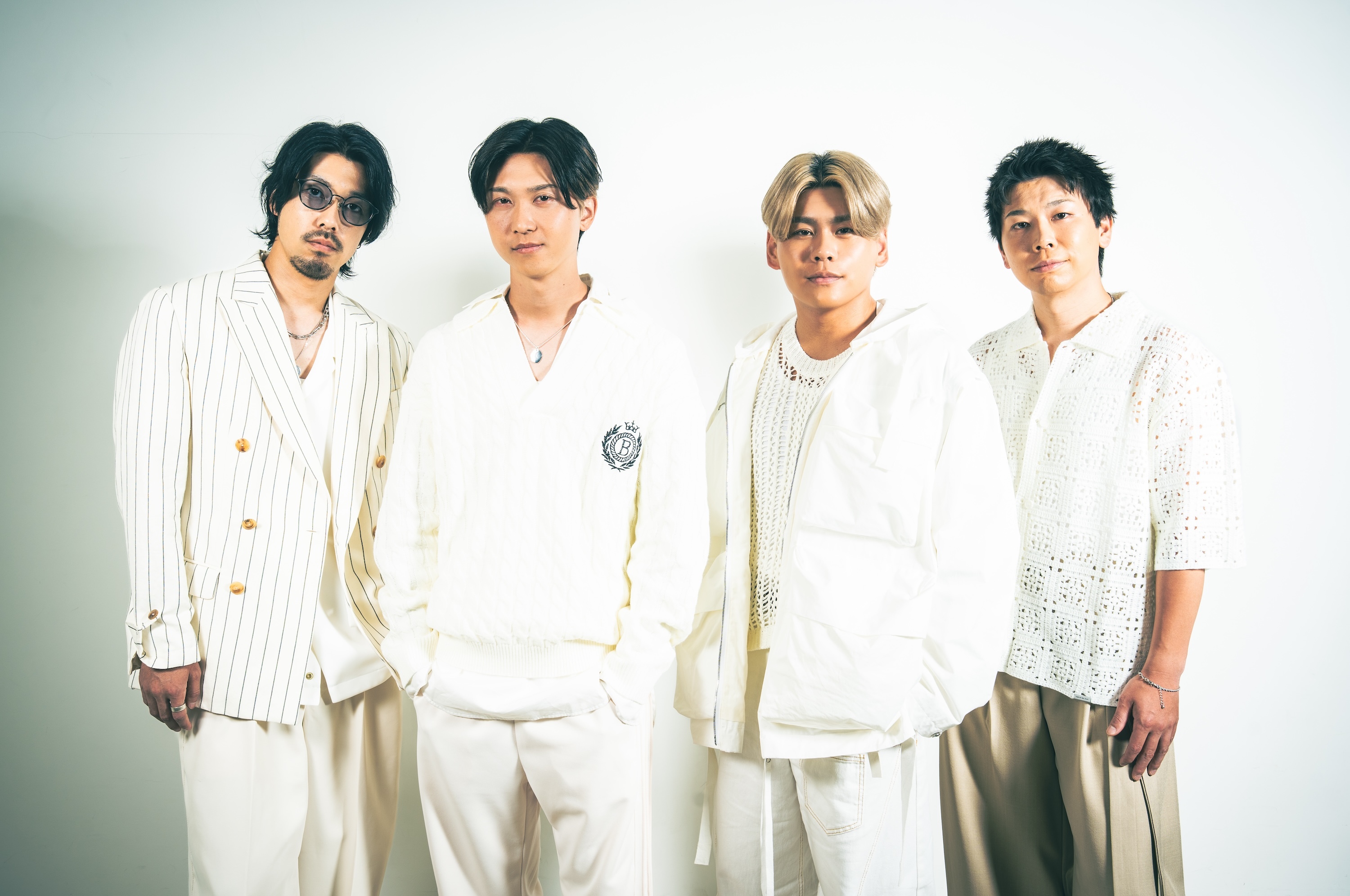 Main_white_fix_small