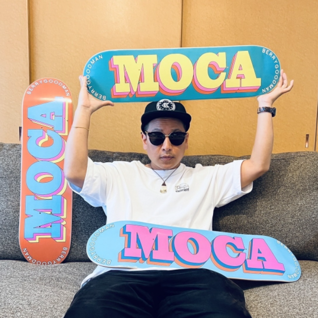 1位  MOCA Birthday オリジナルスケートボード　デッキ グリーン×イエロー　※FC限定商品です。